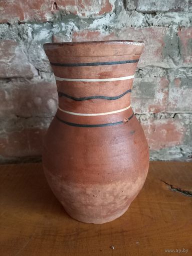 Глиняная крынка.