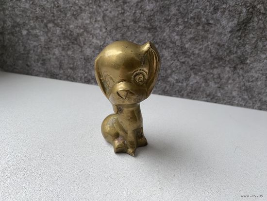 Фигурка собачки, латунь.