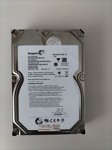 Жёсткий диск Seagate 1TB.