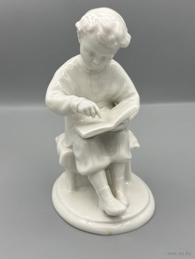 Статуэтка фарфоровая Юный Ленин ЛФЗ битая с РУБЛЯ