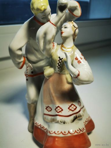 Статуэтка "Танцующая пара", фарфор