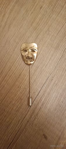 Брошь маска
