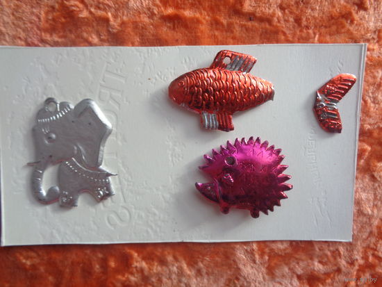 Ёлочная игрушка. Пластик. Картонаж.