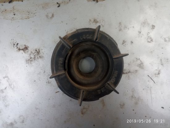 Лот 791. Защитная крышка лампочки передней фары Nissan Sunny N14. Старт с 1 рубля!