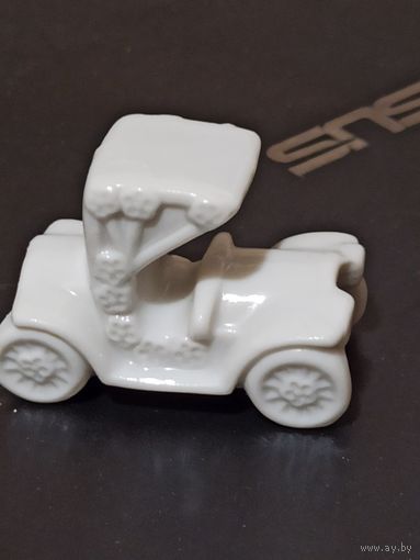 Фарфоровая статуэтка,машина раритет