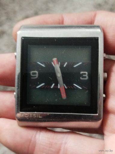 Интересные крупные тяжелые часы fossil,работа способность не известна,не могу открыть крышку,плотно сидит,с рубля