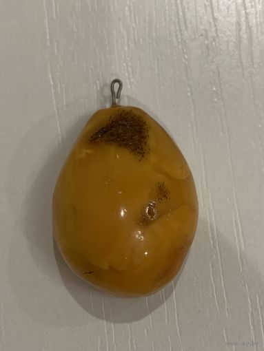 Янтарь. Янтарный кулон