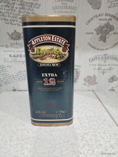 Большая банка от чая