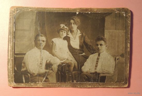 Фото кабинет-портрет "Семья", до 1917 г.