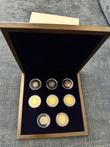 Набор. Комплект памятных монет серии "Мая краіна - Беларусь" в капсулах, выпущенные в обращение Национальным банком Республики Беларусь улучшенного качества в банковском футляре.