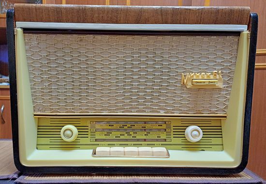 Радиола ламповая "Минск-61 "
