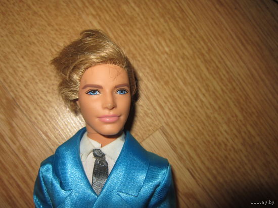 Кен . Mattel