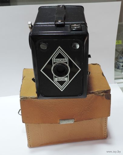 Фотоаппарат "BOX BILORA" 40-50-е годы Германия. Исправный, в родном футляре.