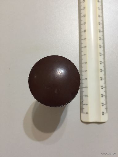 Бакелитовый футляр с швейными иглами.